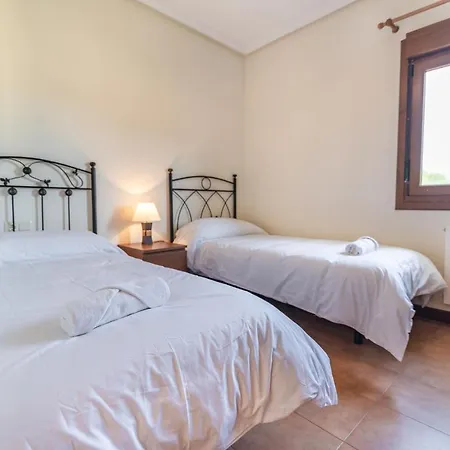 Apartamento Privados Con Jardín Y Barbacoa Compartida En *