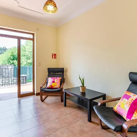 Privados Con Jardin Y Barbacoa Compartida En *