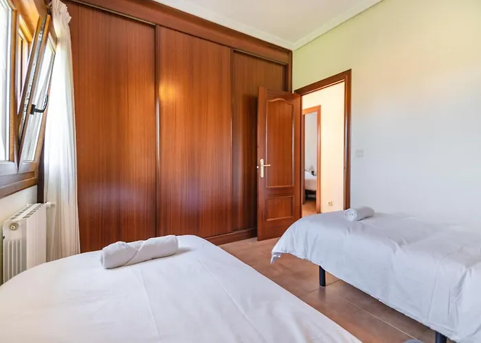 Privados Con Jardin Y Barbacoa Compartida En 拉雷多