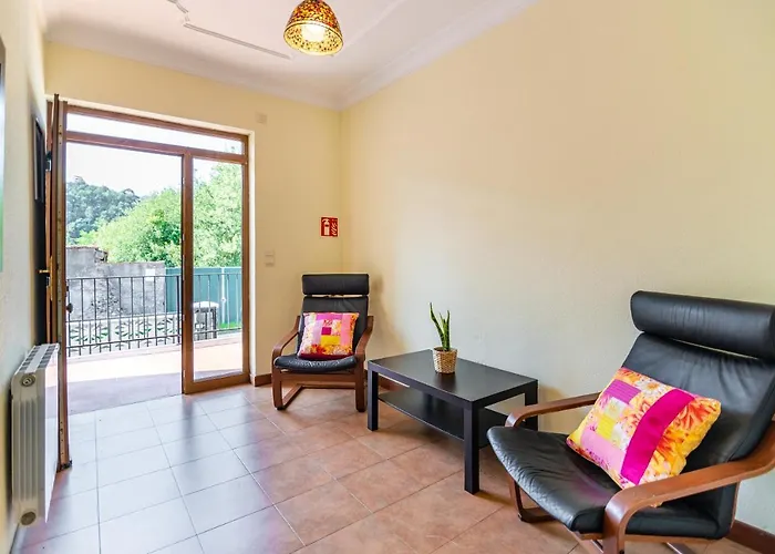 Privados Con Jardin Y Barbacoa Compartida En *