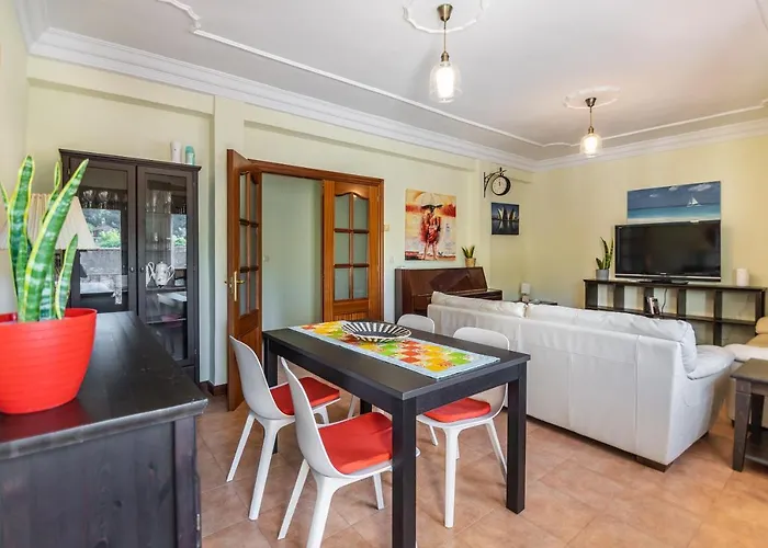 Privados Con Jardin Y Barbacoa Compartida En *