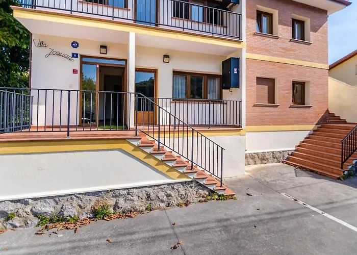 Privados Con Jardin Y Barbacoa Compartida En Laredo