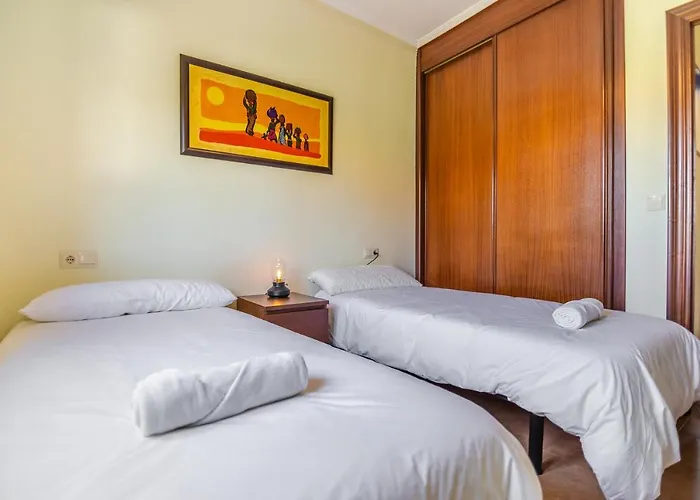 Privados Con Jardin Y Barbacoa Compartida En *