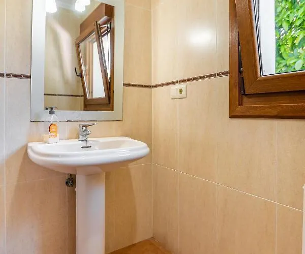 Privados Con Jardin Y Barbacoa Compartida En