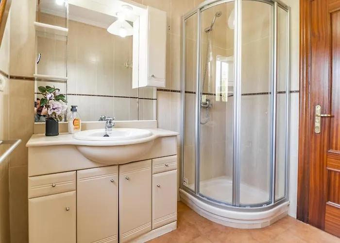 Privados Con Jardin Y Barbacoa Compartida En *